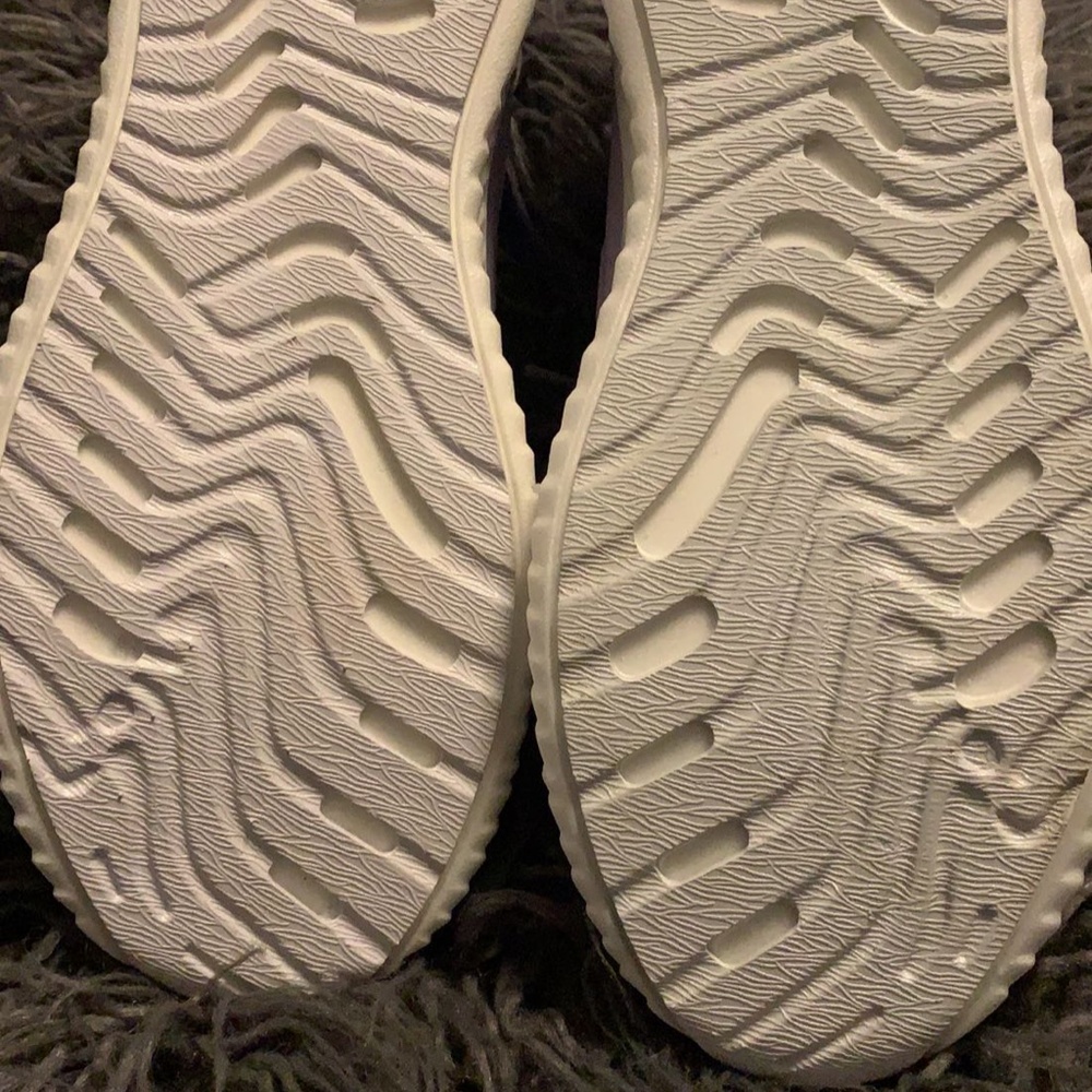 ❌SOLD Spring lightweight shoe - Picture 2 of 3